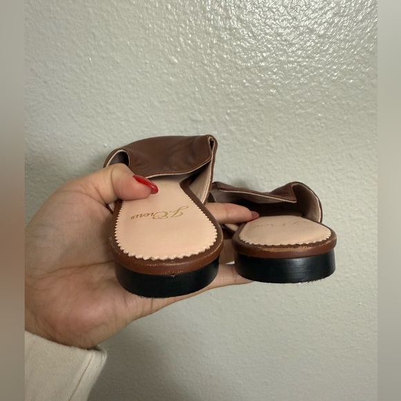 J. Crew Pointed-toe slides in leather - Picture 4 of 9